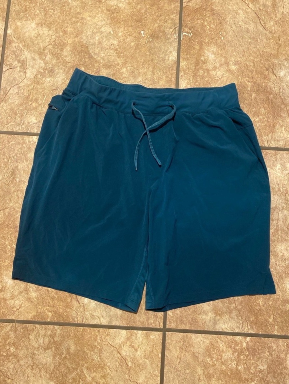 Lululemon T.H.E. Short Lined Size Large